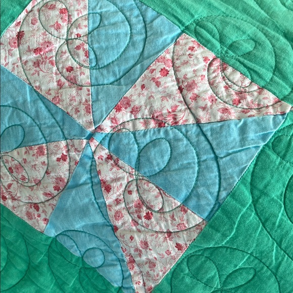 HANDMADE VINTAGE Pieced QUILT Colorful Patchwork - Picture 3 of 13